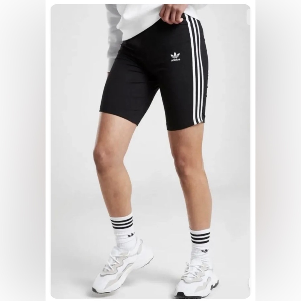 NWT ADIDAS ORIGINALS GIRLS 3 STRIPE TREFOIL CYCLING SHORTS ~ YOUTH MEDIUM FM5682
